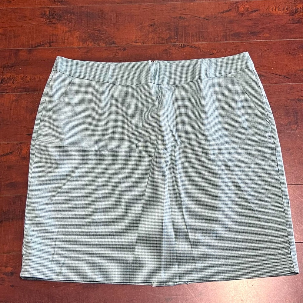 LL Bean Favorite Fit Wool Blend teal/green Skirt Size 18